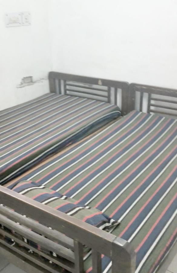 Gandhi Ganaga Guest House Benares Buitenkant foto